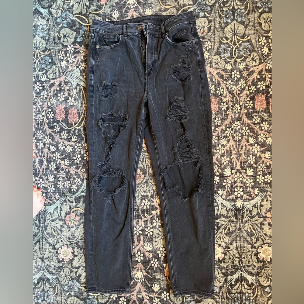 American eagle distressed jeans